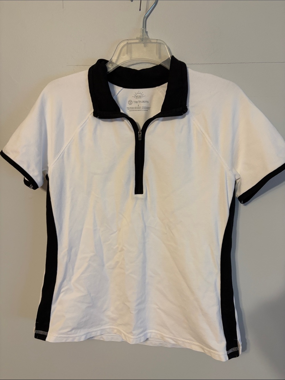 T by Talbots White& Black Short Sleeve Zip Polo Top with sun protection 50. SM